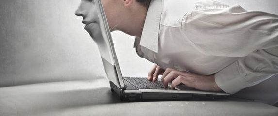 Ono što radimo na društvenim mrežama nikada ne bismo u stvarnom životu