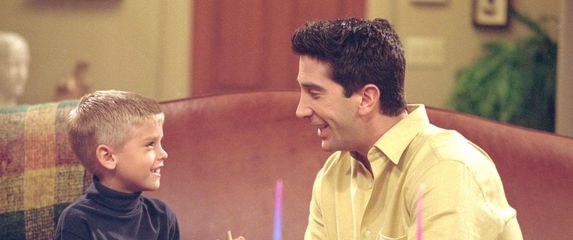 Cole Sprouse i David Schwimmer (Foto: Profimedia)