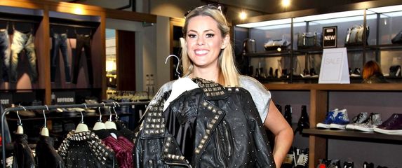 Andrea Andrassy u lovu na snižene komade