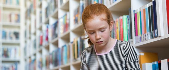 Djevojčica čita (Foto: Getty Images)