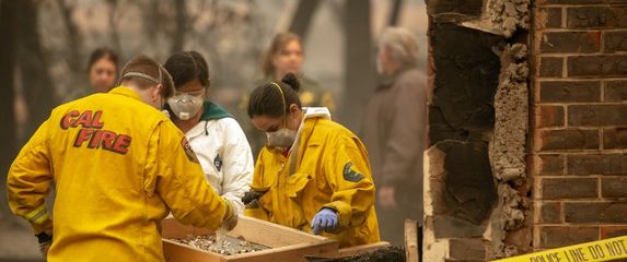 Strašan požar u Kaliforniji (Foto: AFP) 1