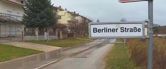 Berliner Strasse u selu Tijarica (Foto: Dnevnik.hr)