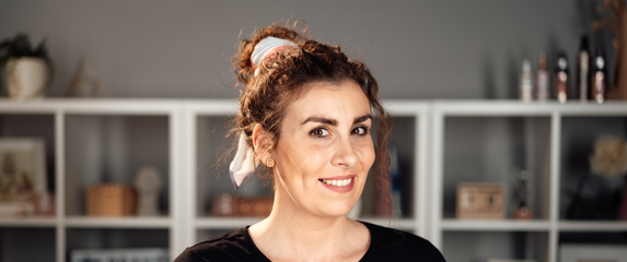 Raskošna punđa obavijena maramom