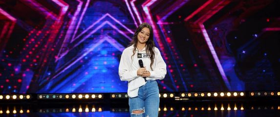 Emma Uvalić na Supertalentu