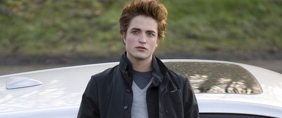 Robert Pattinson je skoro dobio otkaz jer je za ukus redatelja bio previše emo