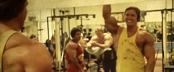 Arnold trening ramena