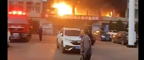 Požar zgrade u Kini
