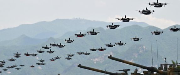 Roj južnokorejskih vojnih dronova