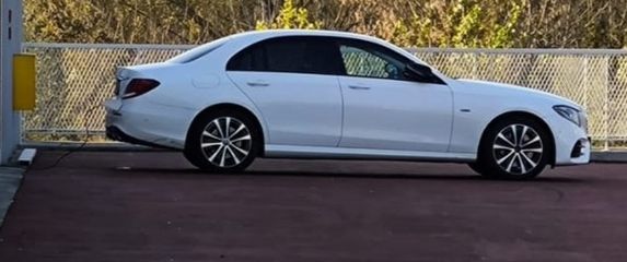 Automobil djelatnika OŠ Ivanja Reka punio se na školsku struju - 1