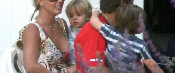 Britney Spears sa sinovima
