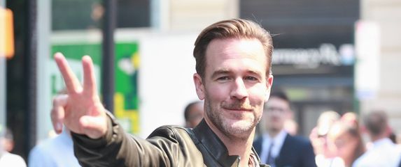 James Van Der Beek - 3