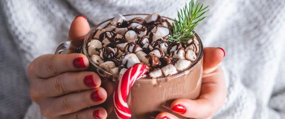 Vruća čokolada s džinom