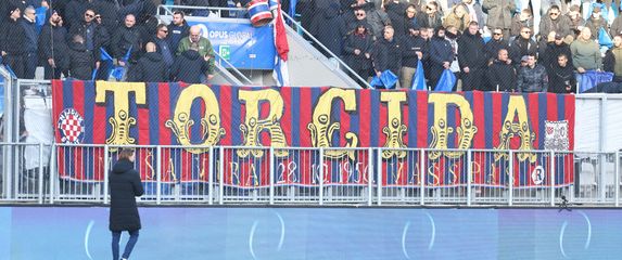 Torcida na Opus Areni