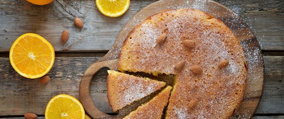 Sočna torta od badema i naranče