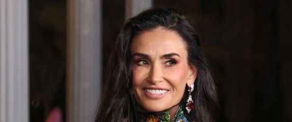 Demi Moore u Gucci haljini na LACMA Art & Film Gali 2025.