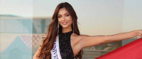 Laura Gnjatović, Miss Universe Hrvatske - 4