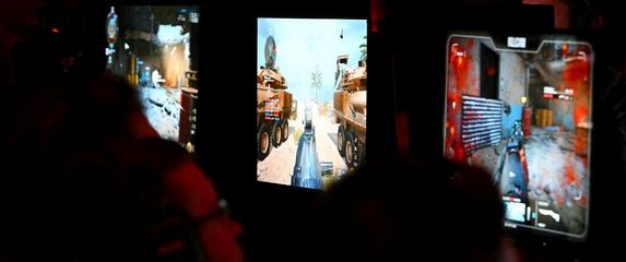 Gameri igraju Call of Duty, ilustracija