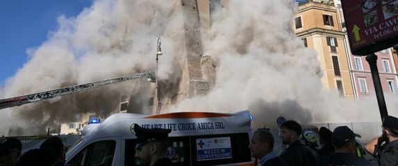 Urušavanja dijela srednjovjekovne kule u Rimu - 3