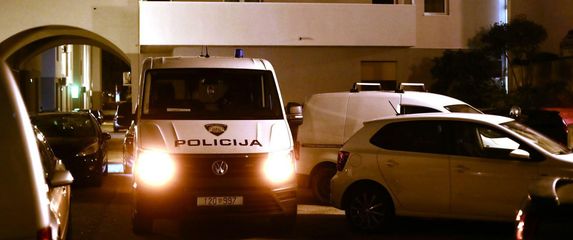 Policija ispred prostora kotara Blatine gdje se trebao održati događaj SNV-a