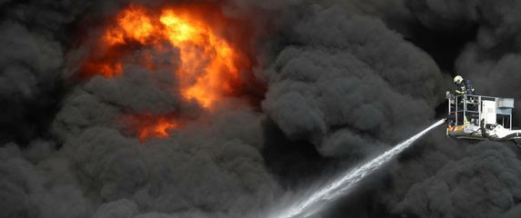 Sveta Nedelja: Požar u skladištu guma - 2