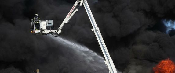 Vatrogasci stavili pod kontrolu požar u Svetoj Nedelji