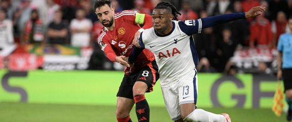 Destiny Udogie protiv Manchester Uniteda