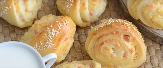 Kupus kifle sa sirom i šunkom