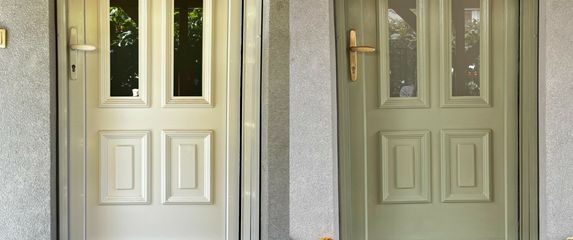 Ulazna vrata Mine Peslać prije i nakon bojenja