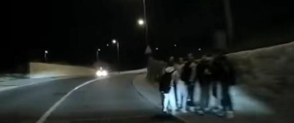 Naguravanje pored ceste