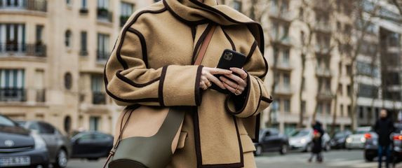 Kaput s pripadajućim šalom