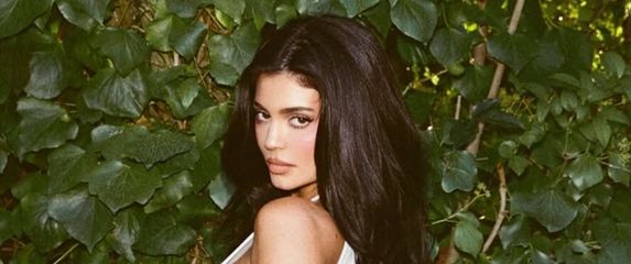 Kylie Jenner - 2