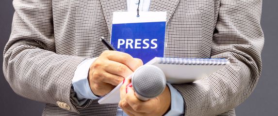 Novinarka, ilustracija