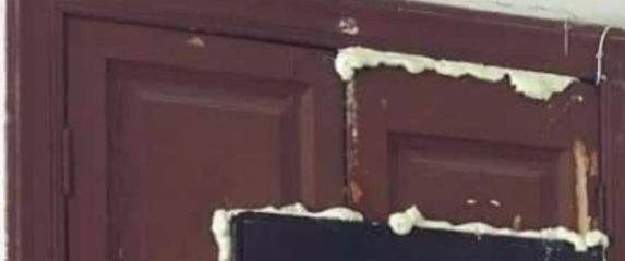 Urnebesno postavljena nova ulazna vrata