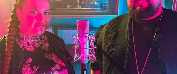 Jacques Houdek i Erika - 2