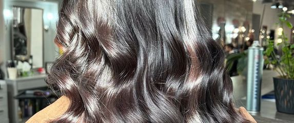 Boja kose sjajni espresso