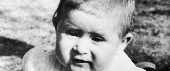 Kralj Charles III. - 12