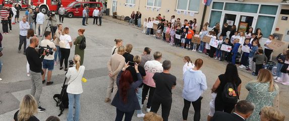 Bojkot nastave u Donjem Dragonošcu