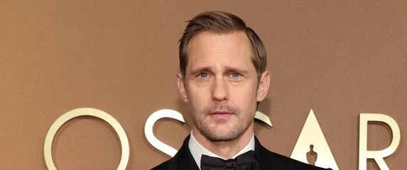 Alexander Skarsgård na Governors Awards 2025.