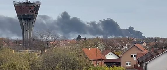 Crni dim iznad Vukovara