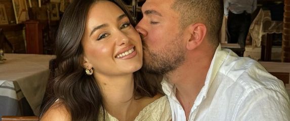 Arijeta Gashi i zaručnik - 3