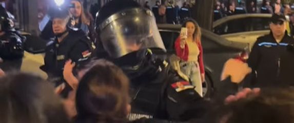 Policija napala prosvjednike u Novom Sadu