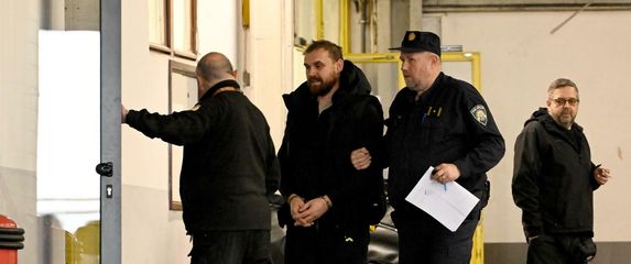 Privođenje uhićenih povezanih sa slučajem bolnice u Jankomiru - 2