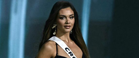 Laura Gnjatović, Miss Universe Hrvatske