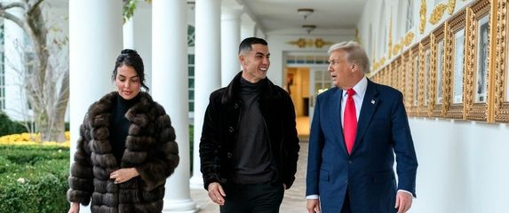 Georgina Rodriguez, Cristiano Ronaldo i Donald Trump - 1