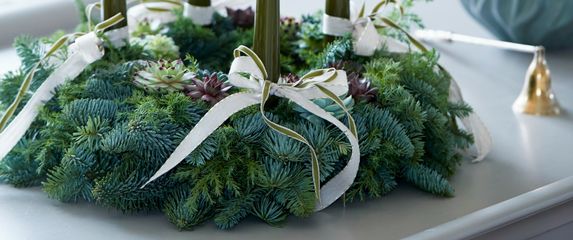 Adventski vijenac neizostavan je ukras u mnogim domovima