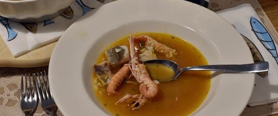 Vino uz žlicu u Maloj ribi - 11