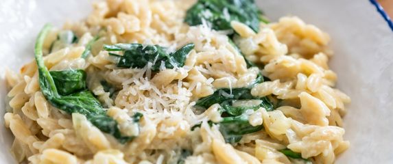 Kremasta orzo tjestenina