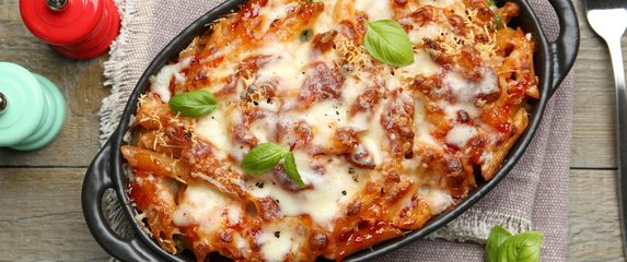 Zapečena tjestenina s kobasicama