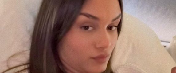 Laura Gnjatović - 7