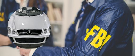 Agent FBI-ja i zaplijenjeni Mercedes-Benz CLK-GTR Ryana Weddinga iz 2002.